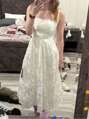 Lulu's White Sleeveless Floral Midi Dress